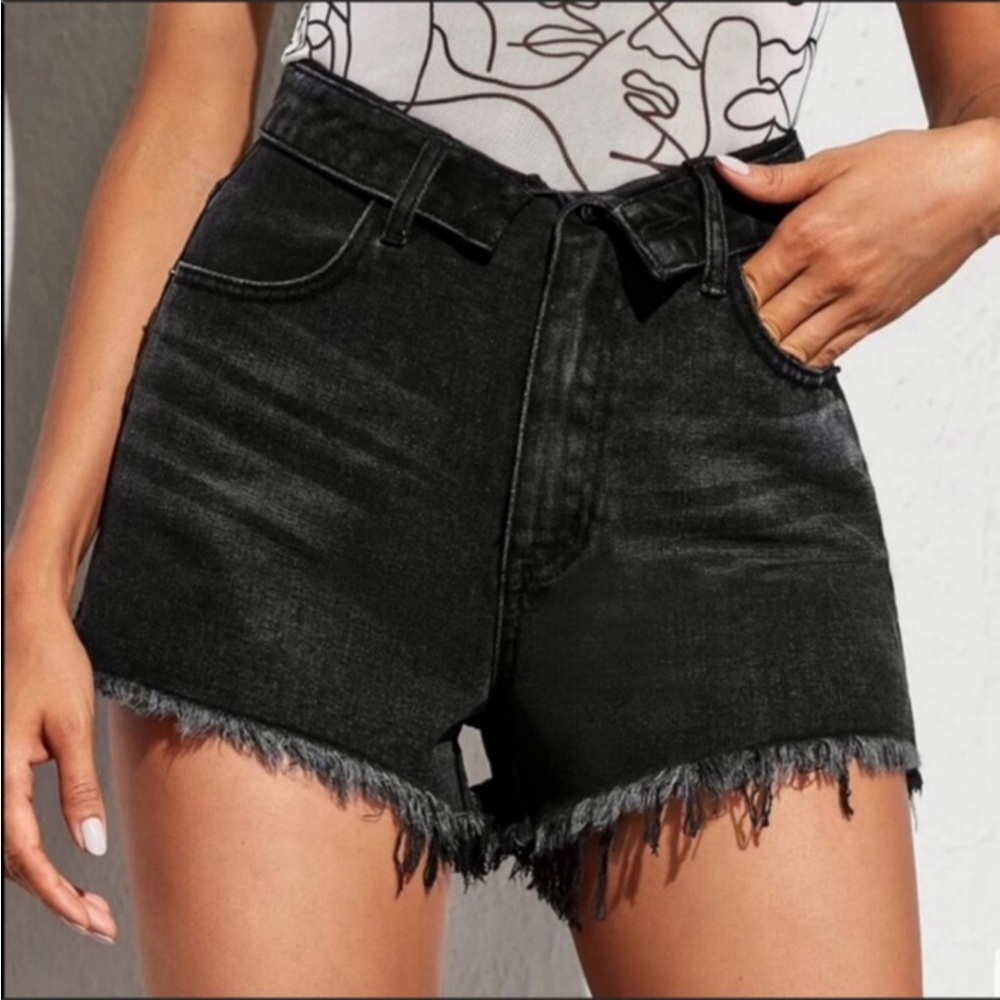 1 Left! 🎈 Luxe Distressed Black Denim Shorts